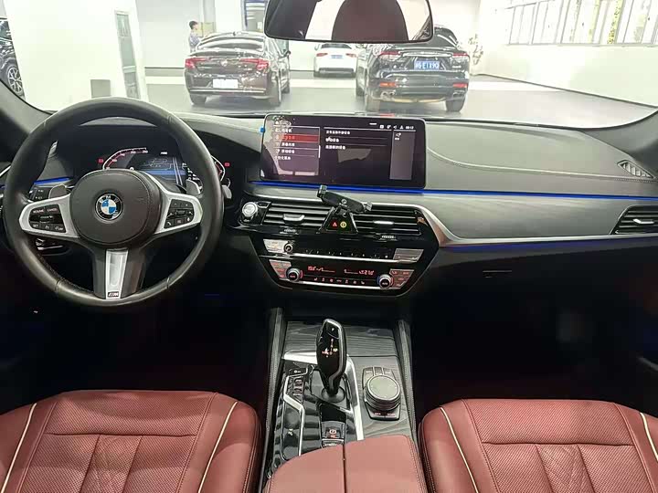 Фото 6 - BMW 5 Series