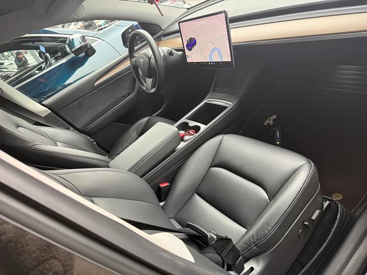 Фото 3 - Tesla Model Y