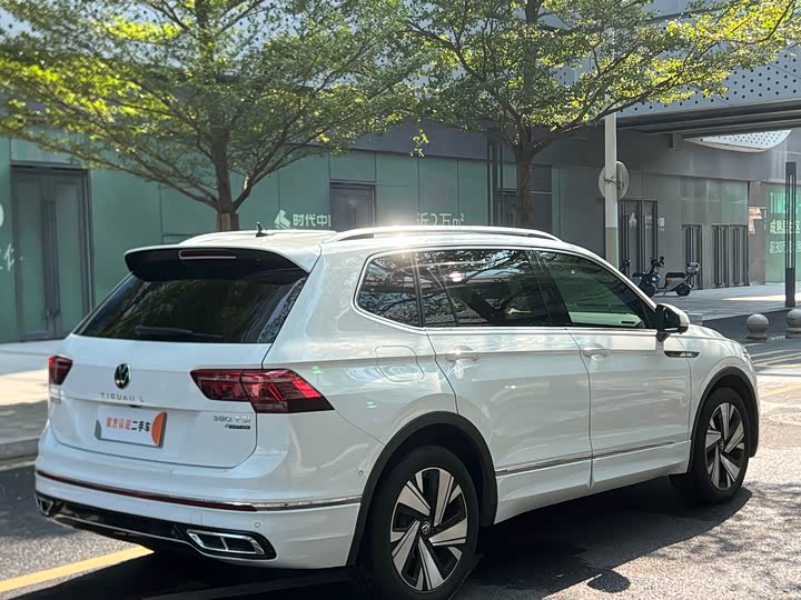 Фото 7 - Volkswagen Tiguan L Pro