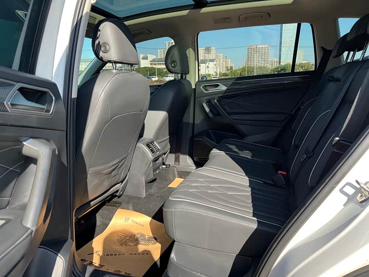 Фото 5 - Volkswagen Tiguan L Pro