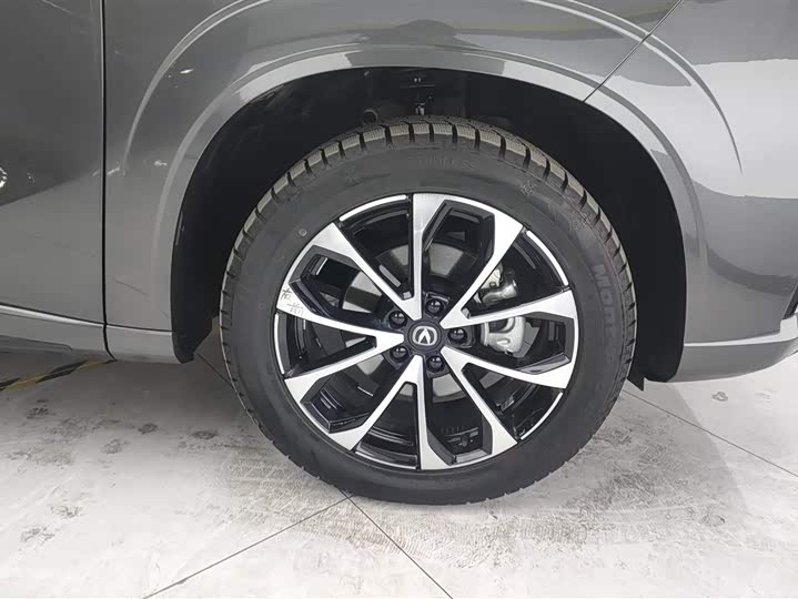 Фото 6 - Changan UNI-Z Hybrid