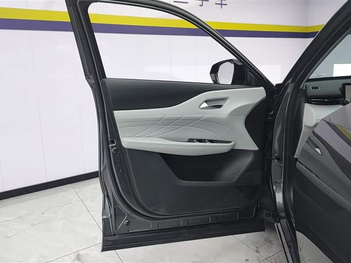 Фото 7 - Changan UNI-Z Hybrid