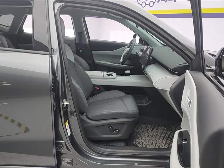 Фото 8 - Changan UNI-Z Hybrid