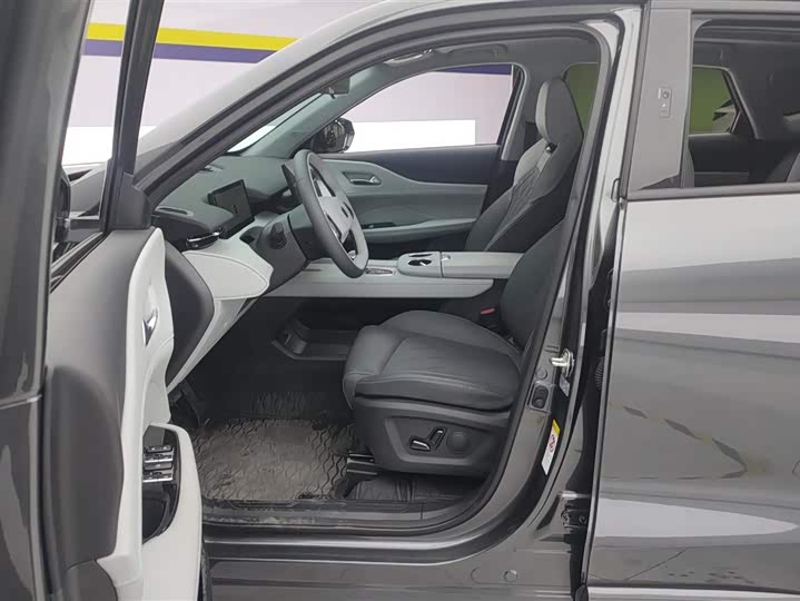 Фото 9 - Changan UNI-Z Hybrid