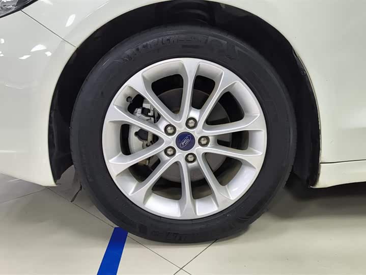 Фото 6 - Ford Mondeo