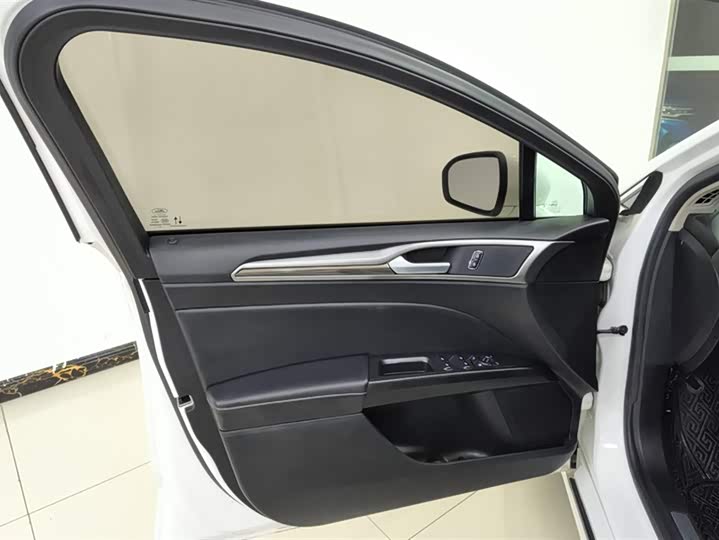 Фото 7 - Ford Mondeo