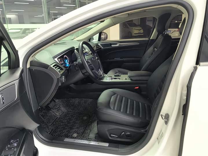 Фото 9 - Ford Mondeo