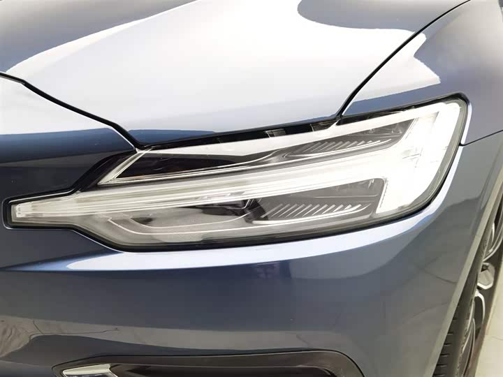 Фото 7 - Volvo S60