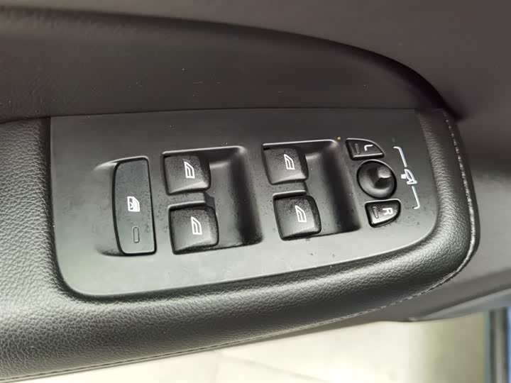 Фото 9 - Volvo S60