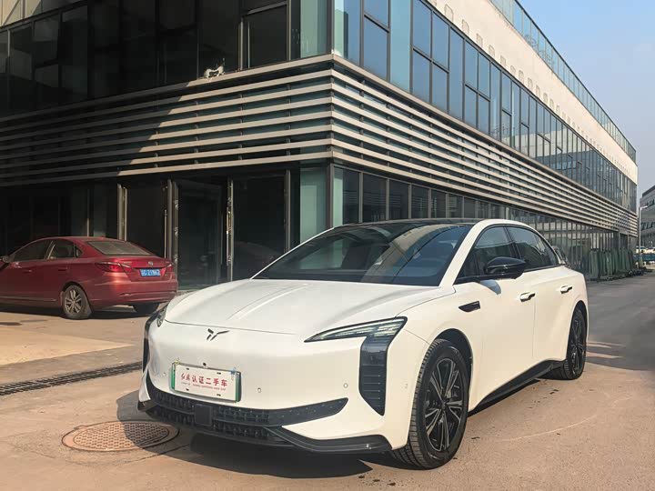 Фото 1 - Hongqi EH7