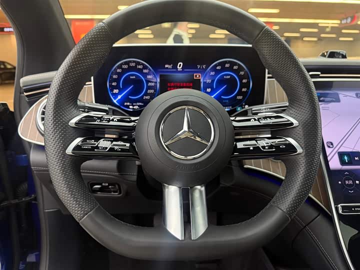 Фото 8 - Mercedes-Benz EQE