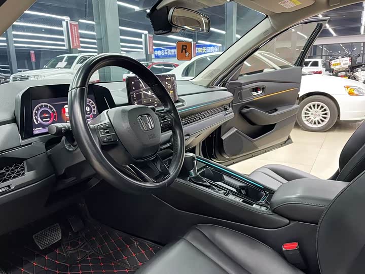 Фото 5 - Honda Accord