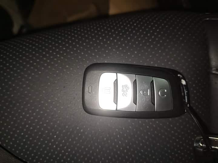 Фото 9 - Changan CS95