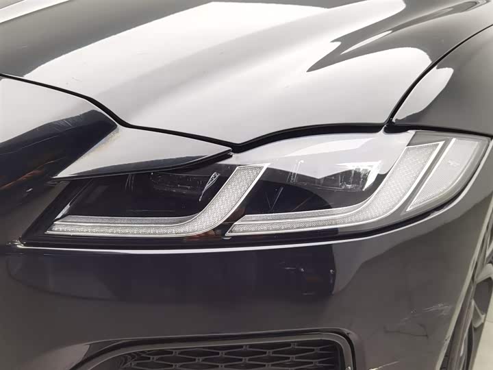 Фото 7 - Jaguar XF L