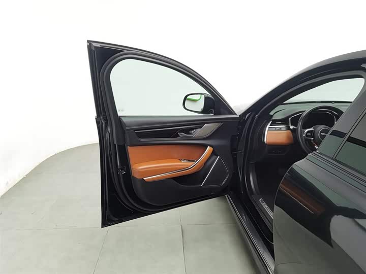 Фото 8 - Jaguar XF L