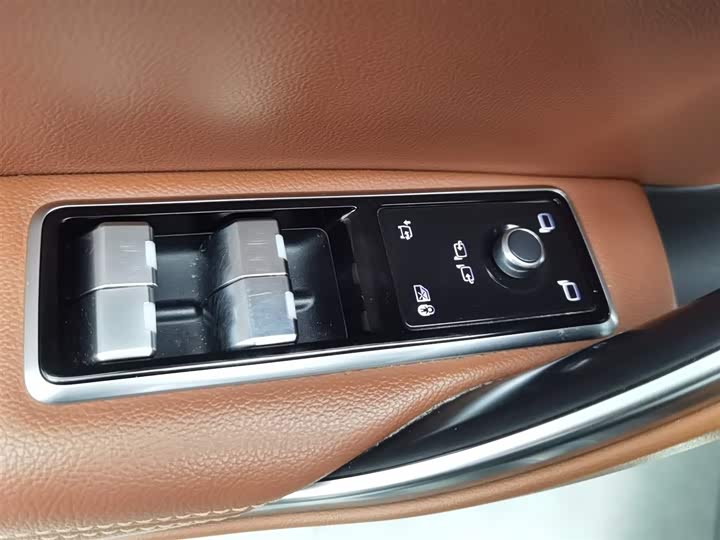 Фото 9 - Jaguar XF L