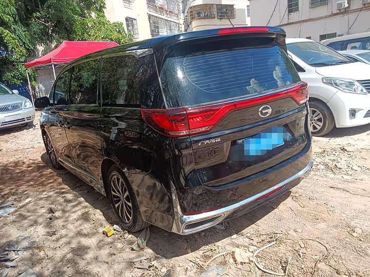 Фото 2 - GAC Trumpchi M8