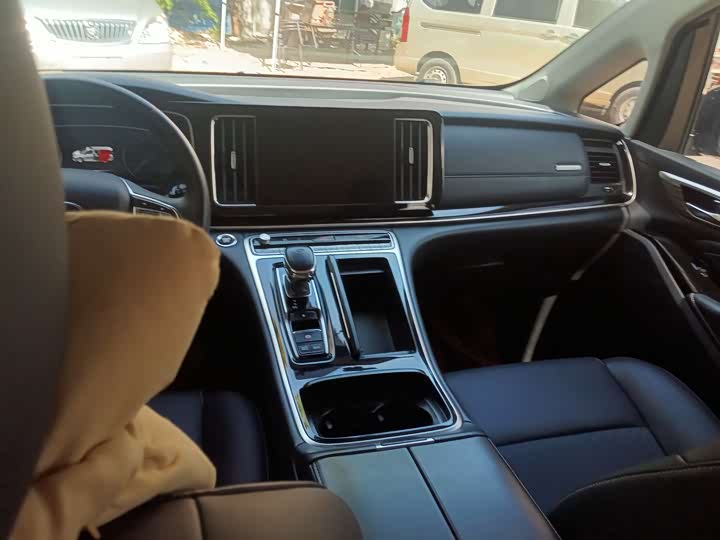 Фото 3 - GAC Trumpchi M8