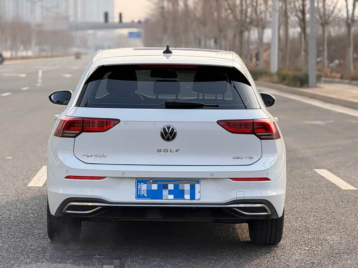 Фото 5 - Volkswagen Golf