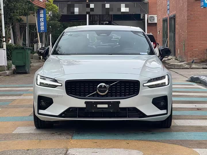 Фото 2 - Volvo S60