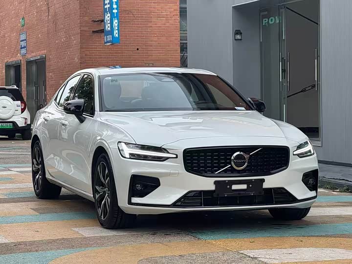 Фото 3 - Volvo S60