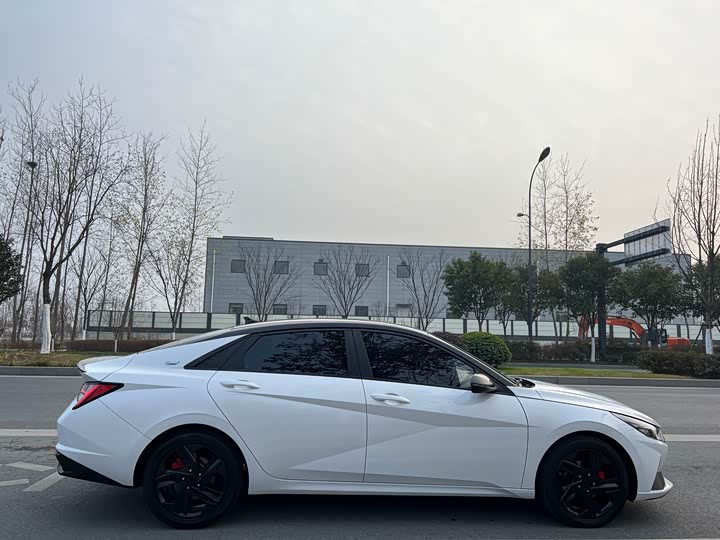 Фото 5 - Hyundai Elantra N line