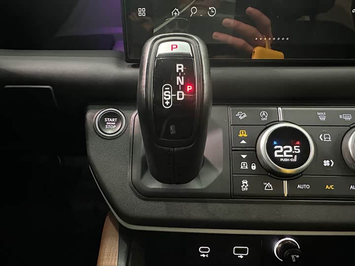 Фото 9 - Land Rover Defender