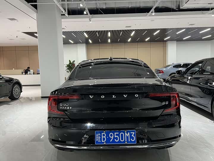 Фото 4 - Volvo S90