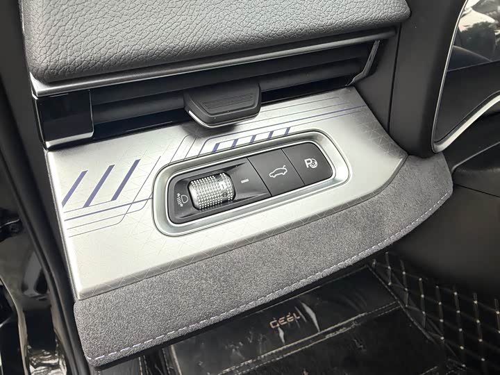 Фото 7 - Geely Preface