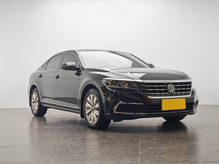 Фото 2 - Volkswagen Passat