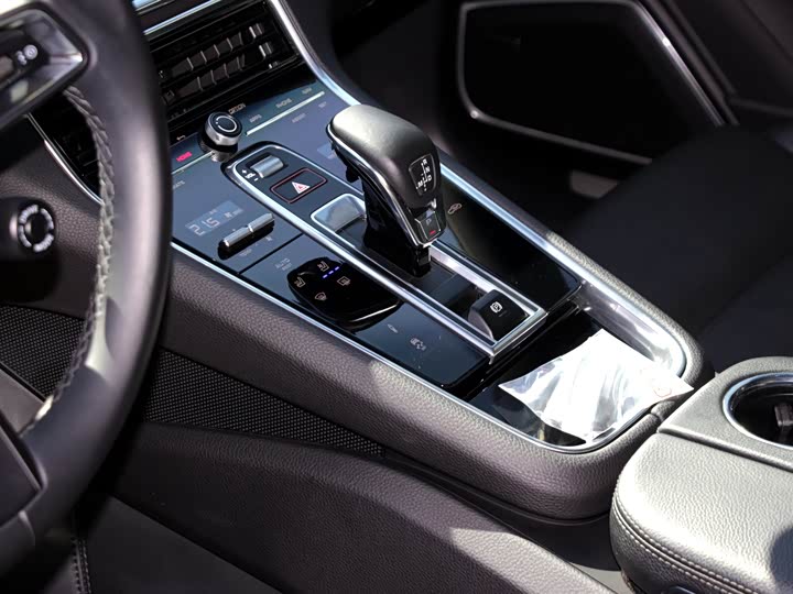 Фото 3 - Porsche Panamera