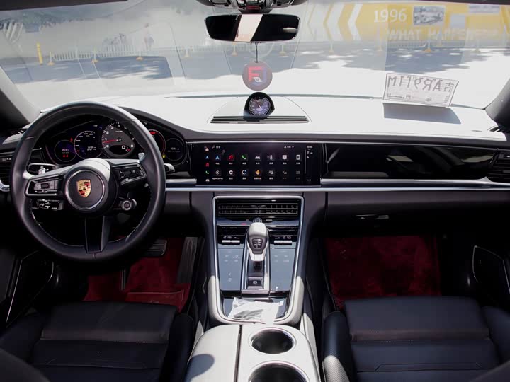 Фото 7 - Porsche Panamera