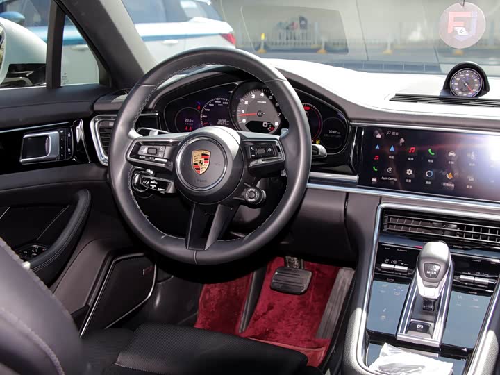 Фото 8 - Porsche Panamera