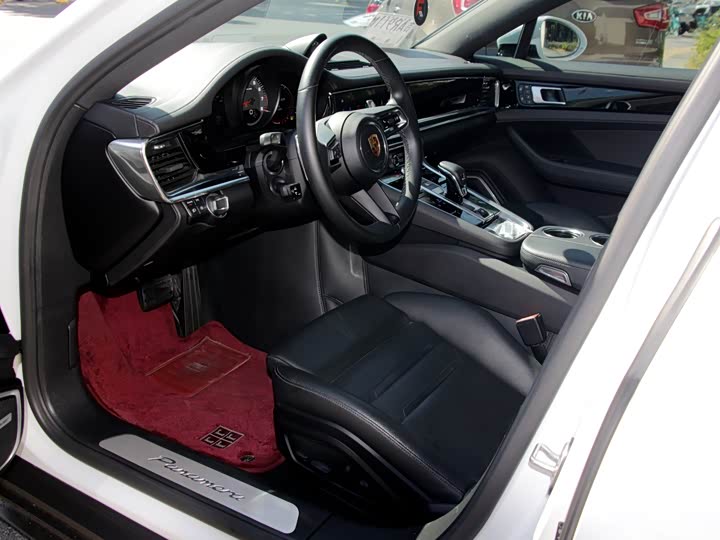 Фото 9 - Porsche Panamera