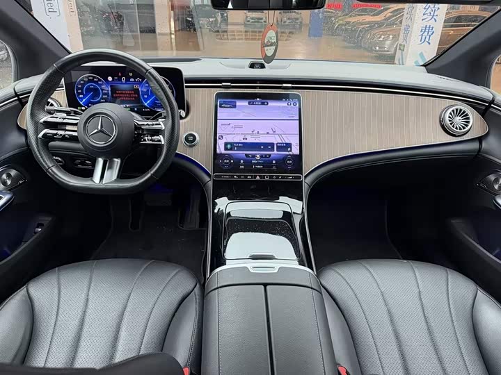 Фото 9 - Mercedes-Benz EQE