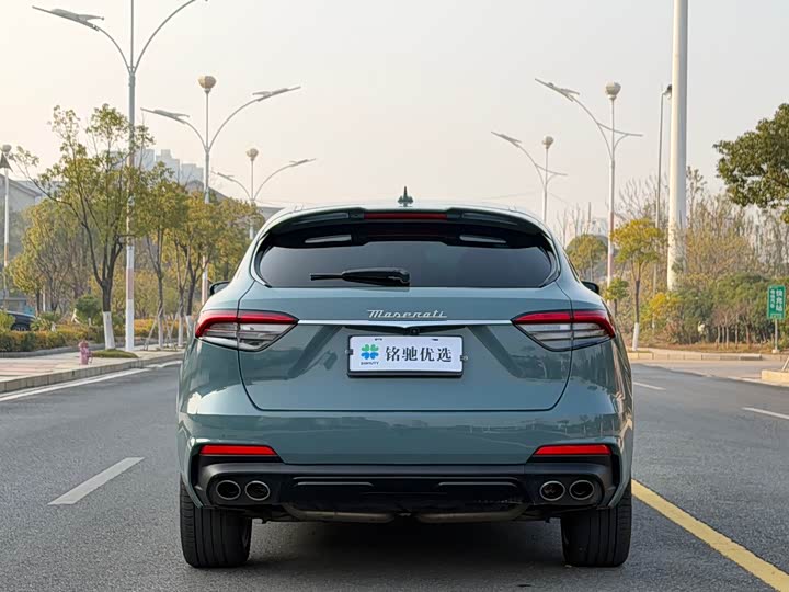 Фото 6 - Maserati Levante