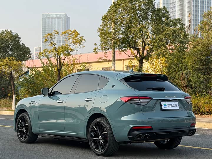 Фото 7 - Maserati Levante