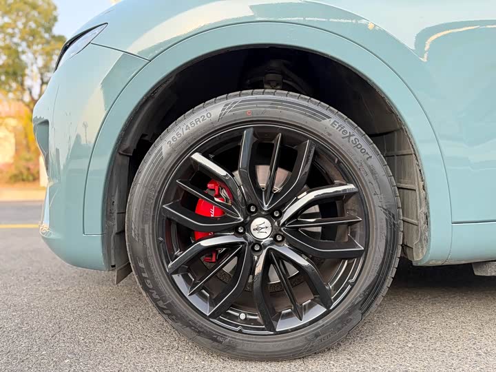 Фото 9 - Maserati Levante