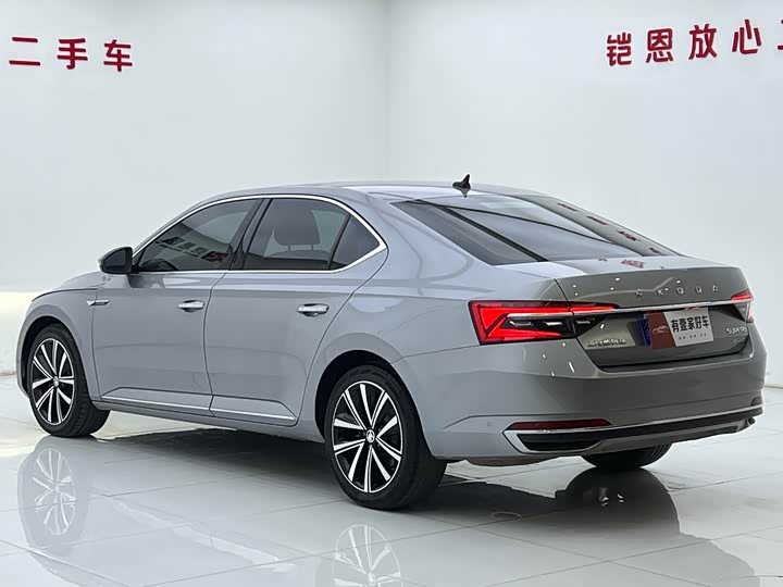 Фото 6 - Skoda Superb