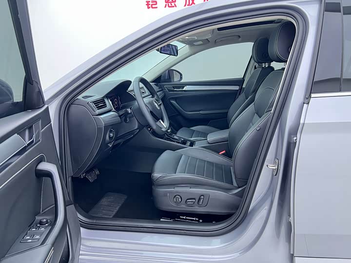 Фото 7 - Skoda Superb