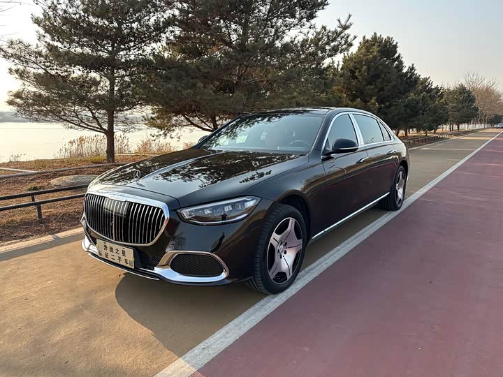Фото 1 - Mercedes-Benz Maybach S-Class