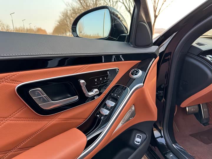 Фото 4 - Mercedes-Benz Maybach S-Class