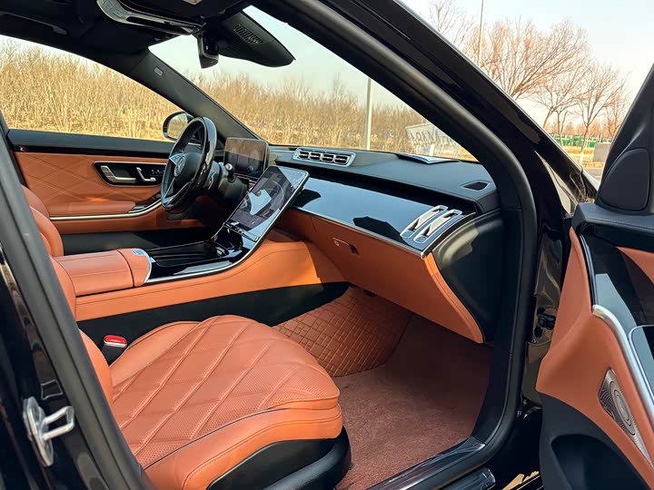 Фото 9 - Mercedes-Benz Maybach S-Class