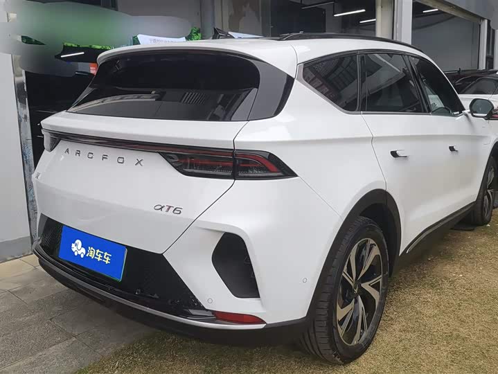 Фото 3 - BAIC Arcfox Alpha T6