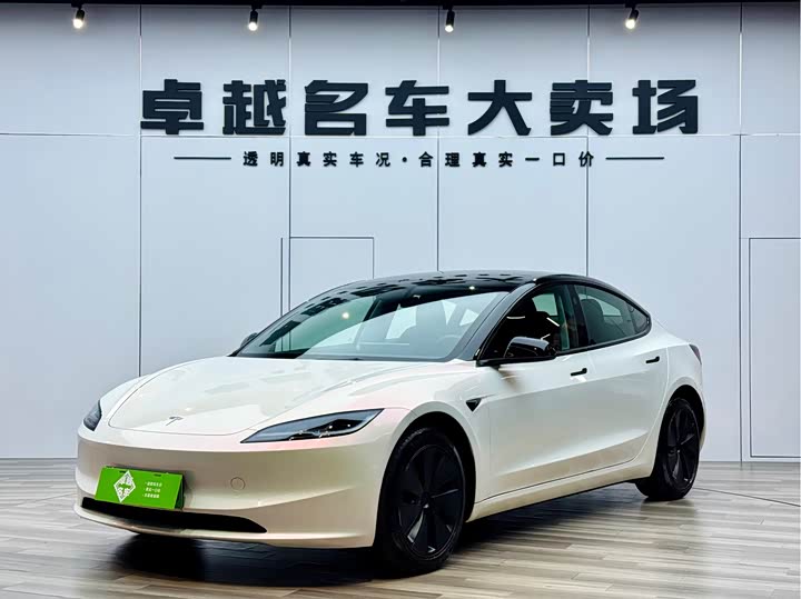 Фото 1 - Tesla Model 3