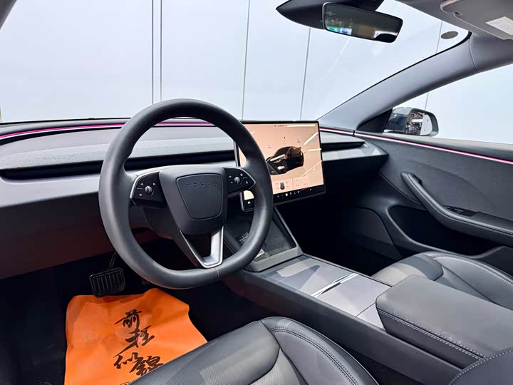 Фото 8 - Tesla Model 3