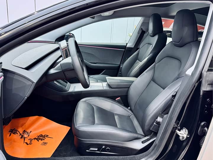 Фото 9 - Tesla Model 3