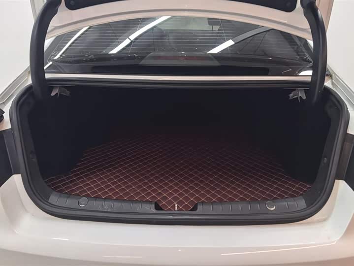 Фото 4 - Geely Emgrand GL