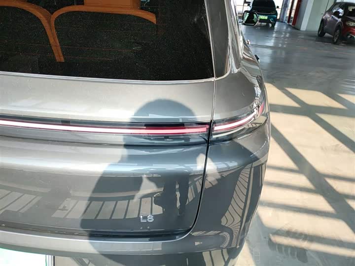 Фото 8 - LiXiang L8