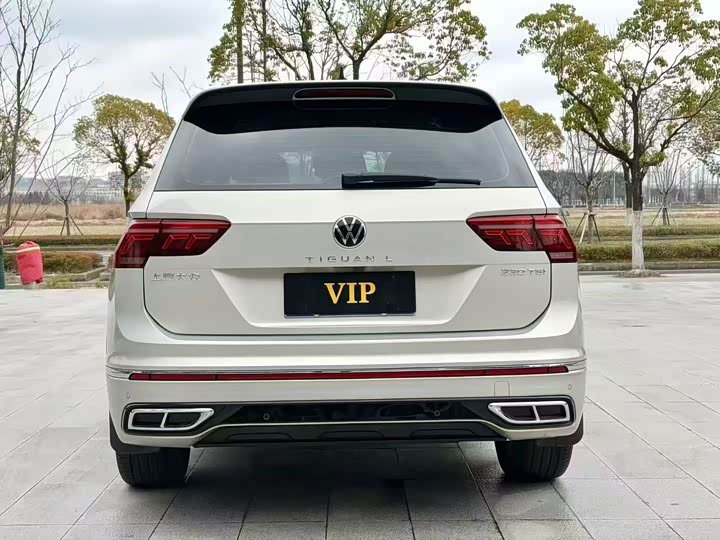 Фото 4 - Volkswagen Tiguan L Pro